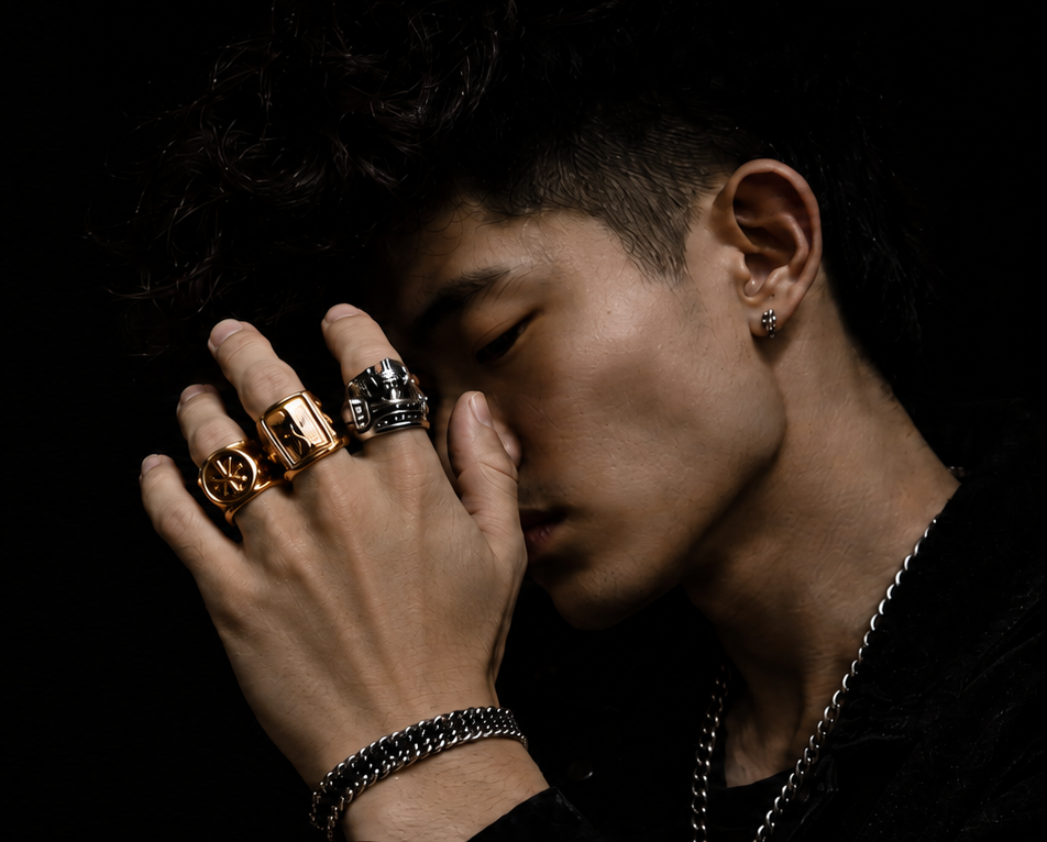 Tai Akira Conjugacion portrait